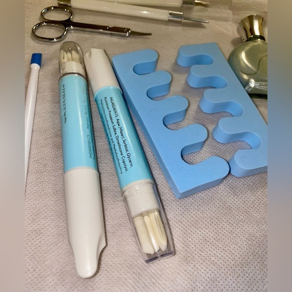 Manicure/ pedicure small kit. Unused items - Picture 2 of 4